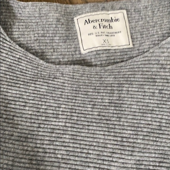 Abercrombie and Fitch Knit Bat Arm Sweater Size XS - Picture 2 of 3